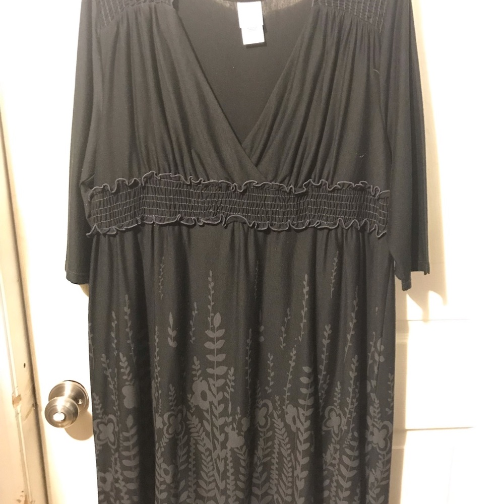Plus size black dress